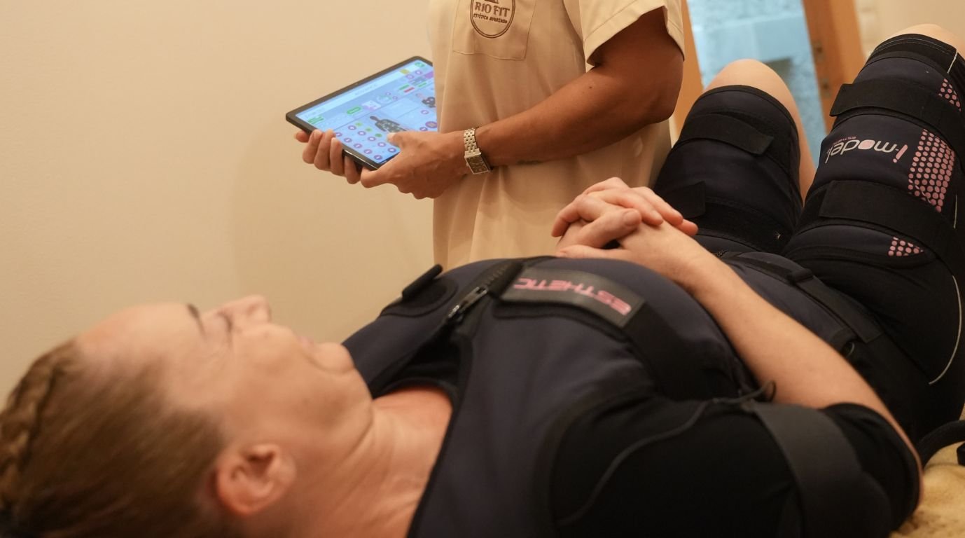 Electroestimulación Facial y Corporal: La Tecnología Que Transforma Tu Cuerpo