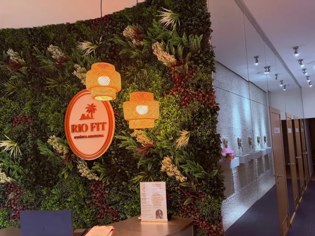 Recepción de Rio Fit con el jardín vertical